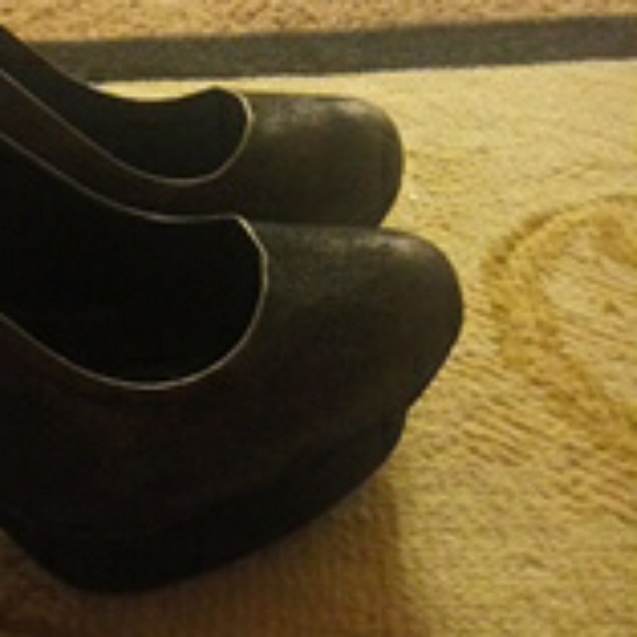 Shoes - Picture 5 of 5